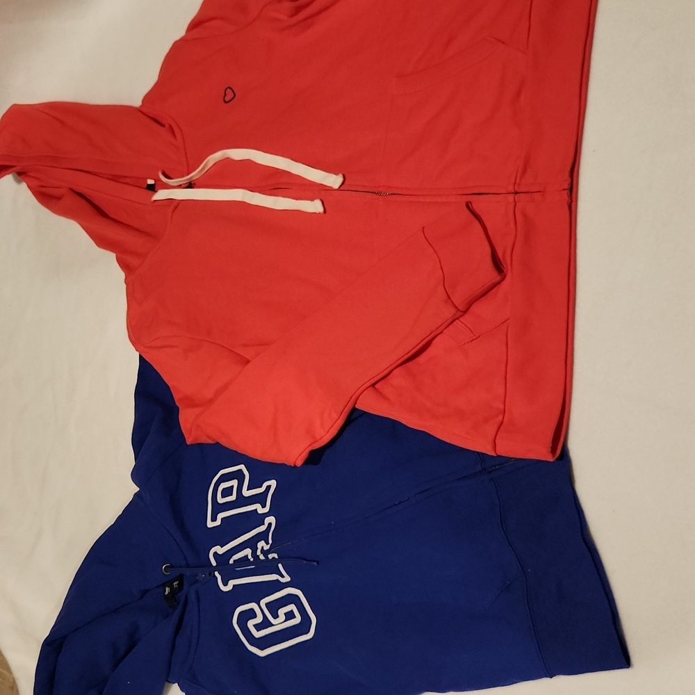 Womens GAP zip up sweaters size M